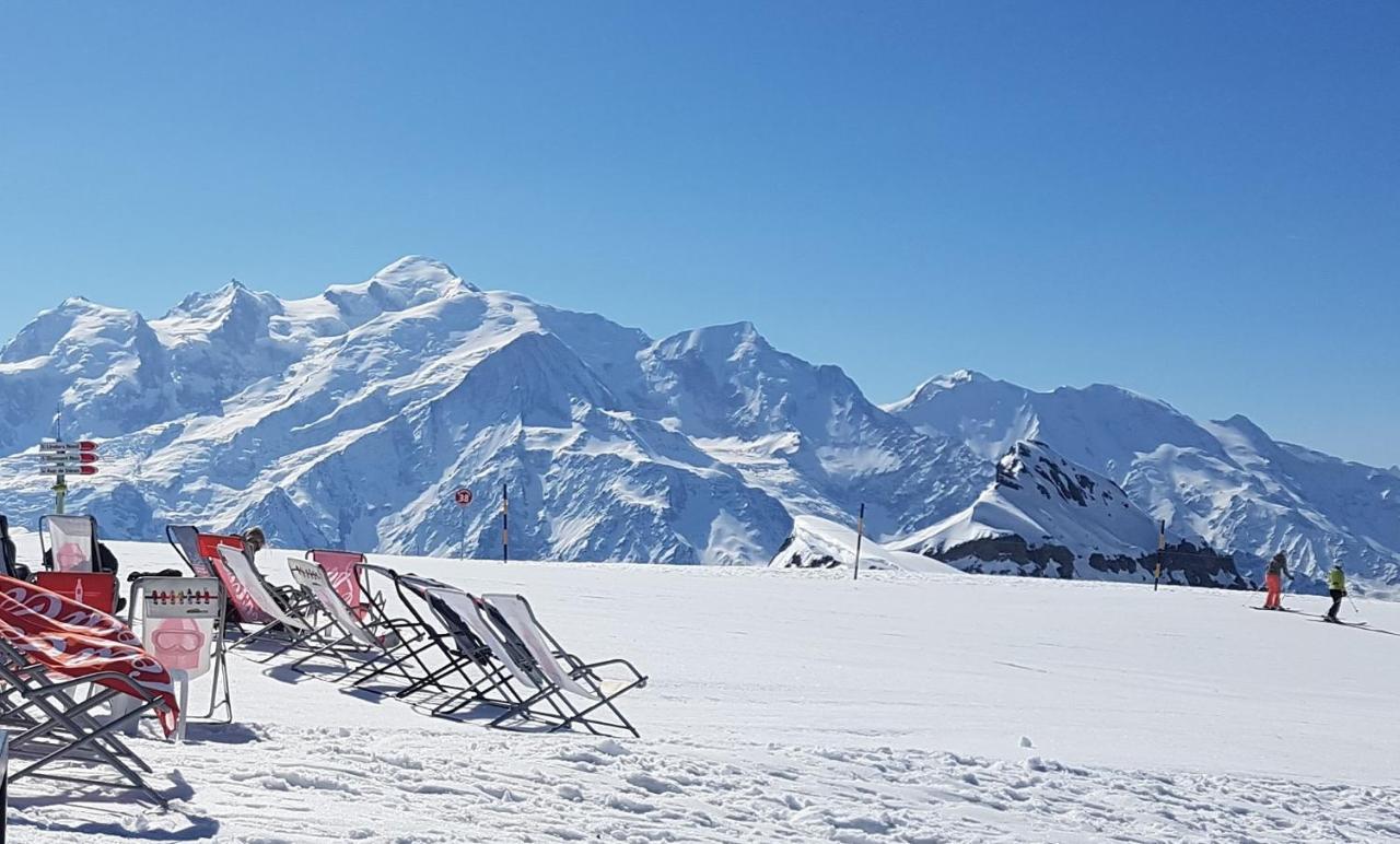 Vintage Chic -Central, Wifi, Mountain View Les Carroz d'Araches Luaran gambar